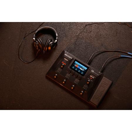 Zoom G6 Multi-Effects Processor with FP02M Expression Pedal for