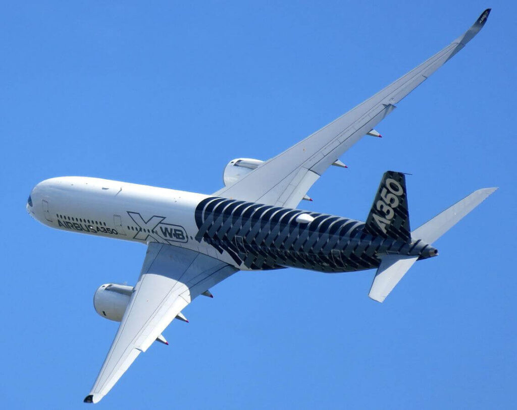 Airbus: JAL's A350XWB makes maiden flight - AeroTime