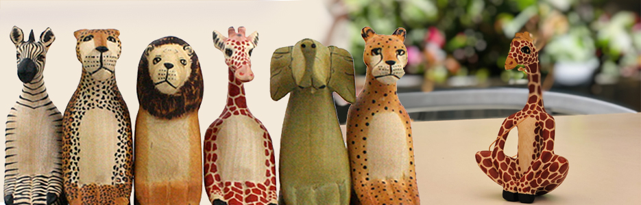 アフリカンスクエアー】ケニア メル木彫り動物 Wood carving anima