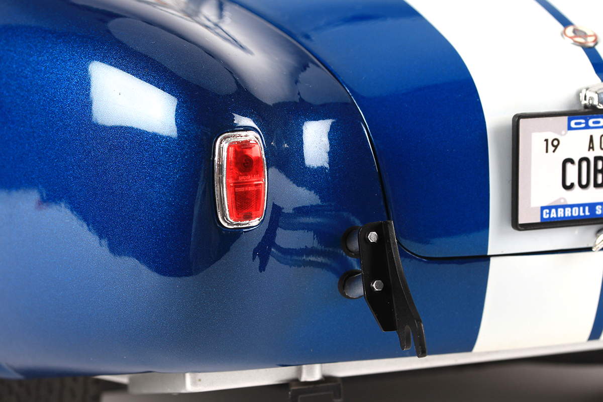 1965シェルビー・コブラ427・ 模型組み立てキット, Agora Models