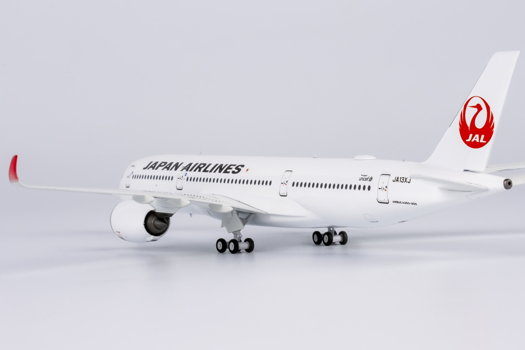 NG39090 Japan Airlines (JAL) A350-900 JA13XJ – Airplane Model SG