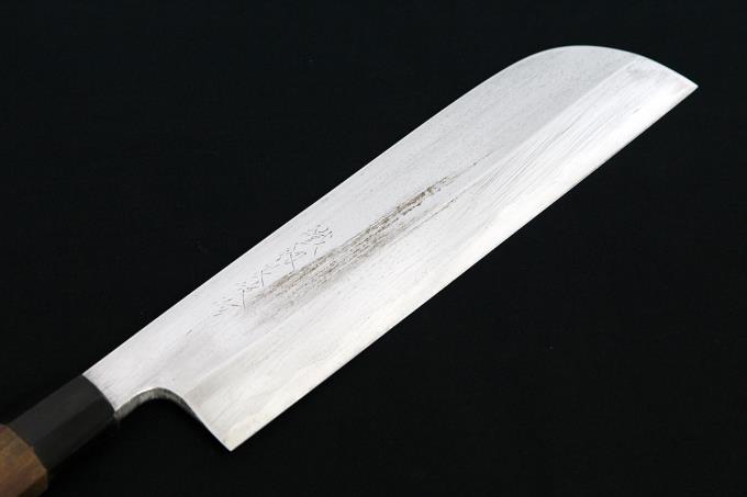 鉄剱良政) 鎌型薄刃包丁 八寸 245mm 霞 紋鍛錬 水牛八角柄 白鞘・箱付