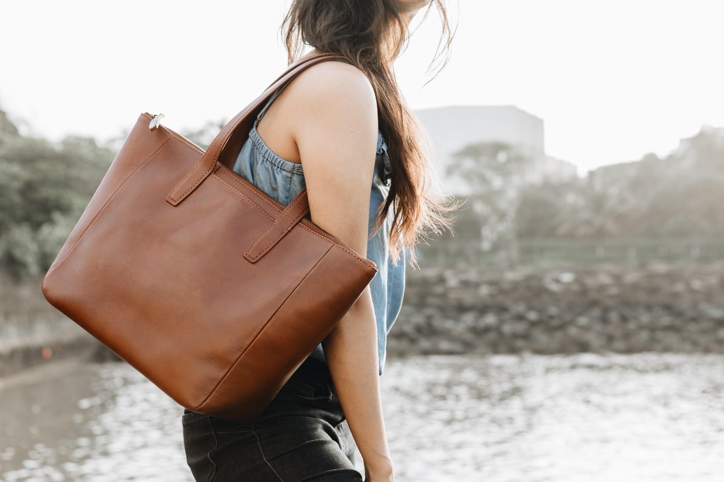Albert Tusk | The Daily Zip-Tote | Leather Tote for Women