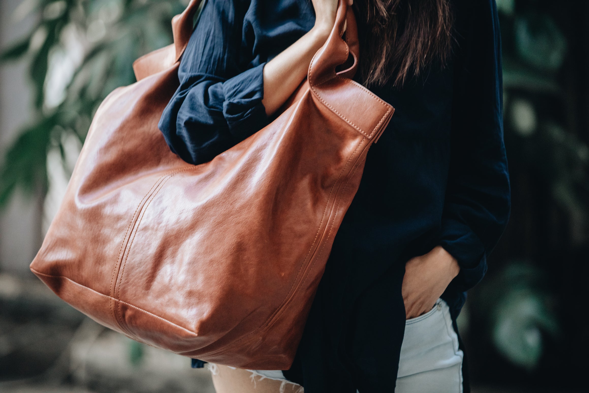 Albert Tusk | The Oversized Tote | Leather Tote for Women