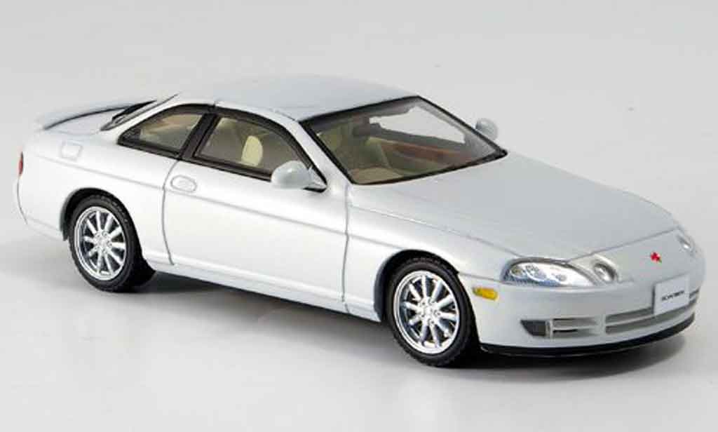 Diecast model cars Toyota Soarer 1/64 Tarmac Works JZZ30 weiss 1