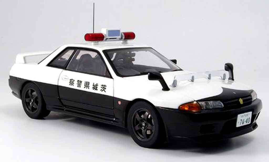 Diecast model cars Nissan Skyline R32 1/18 Kyosho R32 gt-r bnr