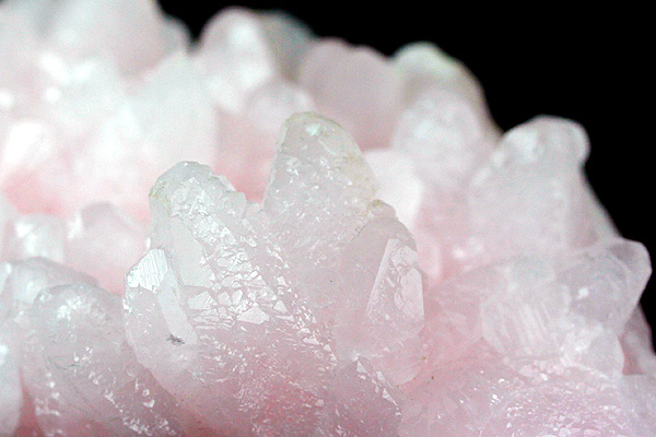 特選品】ブルガリア産ピンクカルサイトクラスター-021水晶クラスター