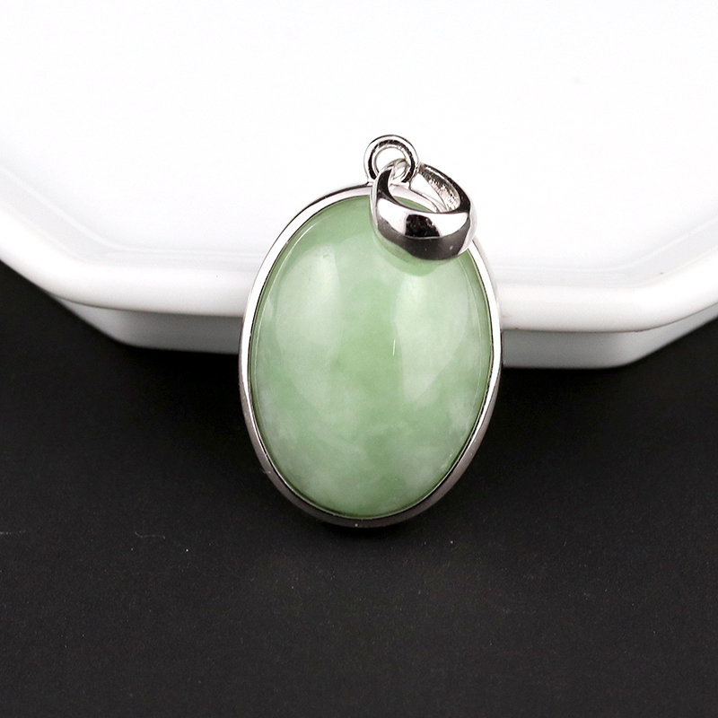 中国産翡翠ペンダント-021水晶クラスター、天然石ビーズのアートクリスタル