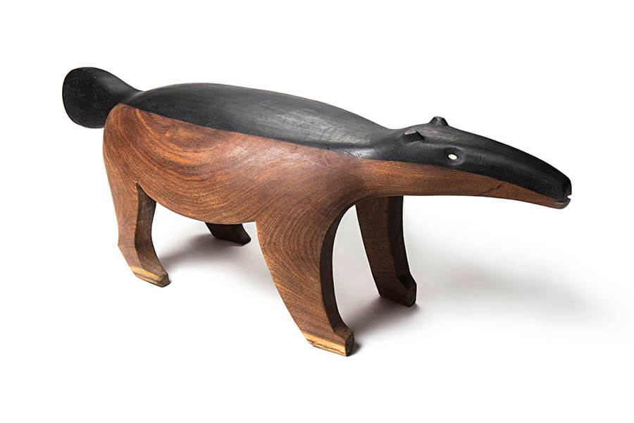 ブラジル先住民の椅子 | 埼玉県立近代美術館 | 美術館・展覧会情報