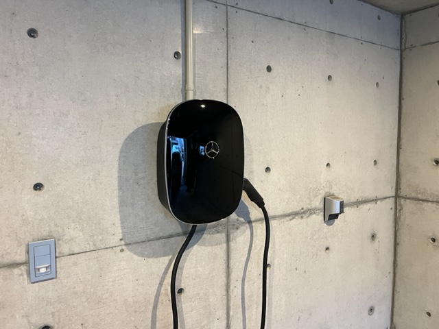 メルセデスベンツ 充電用ウォールユニット取付け工事｜アンテナ