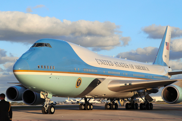 エアフォース・ワンがやってくる 空色の機体、東京では見納め？：朝日新聞