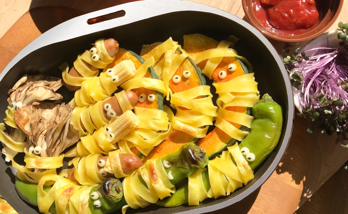 スペースパン ワイドで作る「ミイラのいろいろグリル」レシピ｜アサヒ