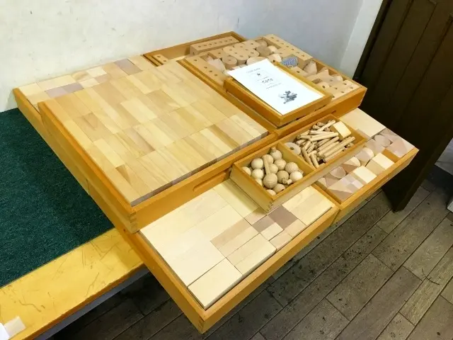 東京都 渋谷区にて 童具館 waku japan くむくむ/ワクブロックなど 抜け