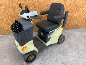 西東京市にて ノア モバイル アルファ シニアカー 電動四輪カート を
