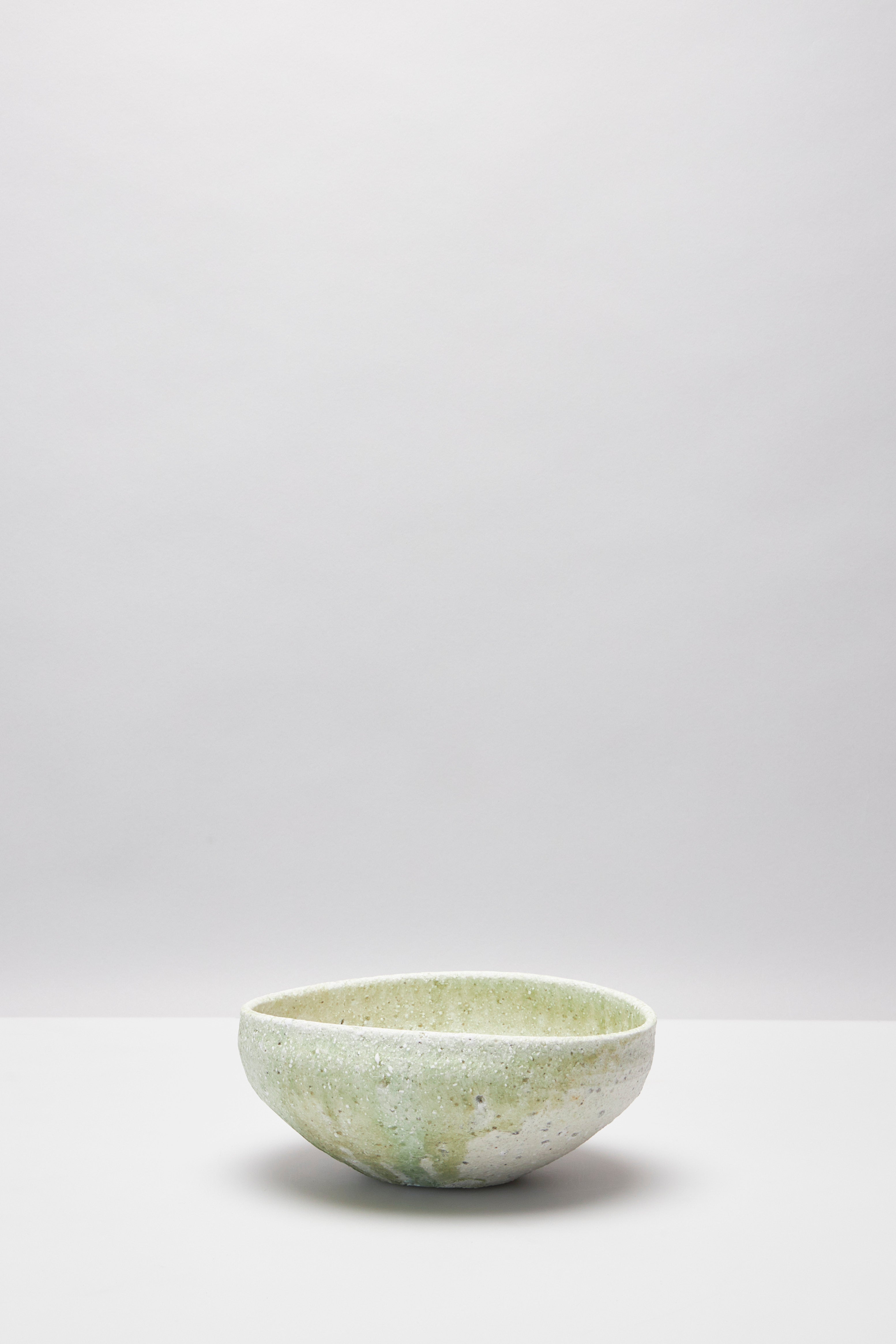 辻村 唯｜NATURAL ASH GLAZE MUKOZUKE BOWL SMALL – ATELIERMO