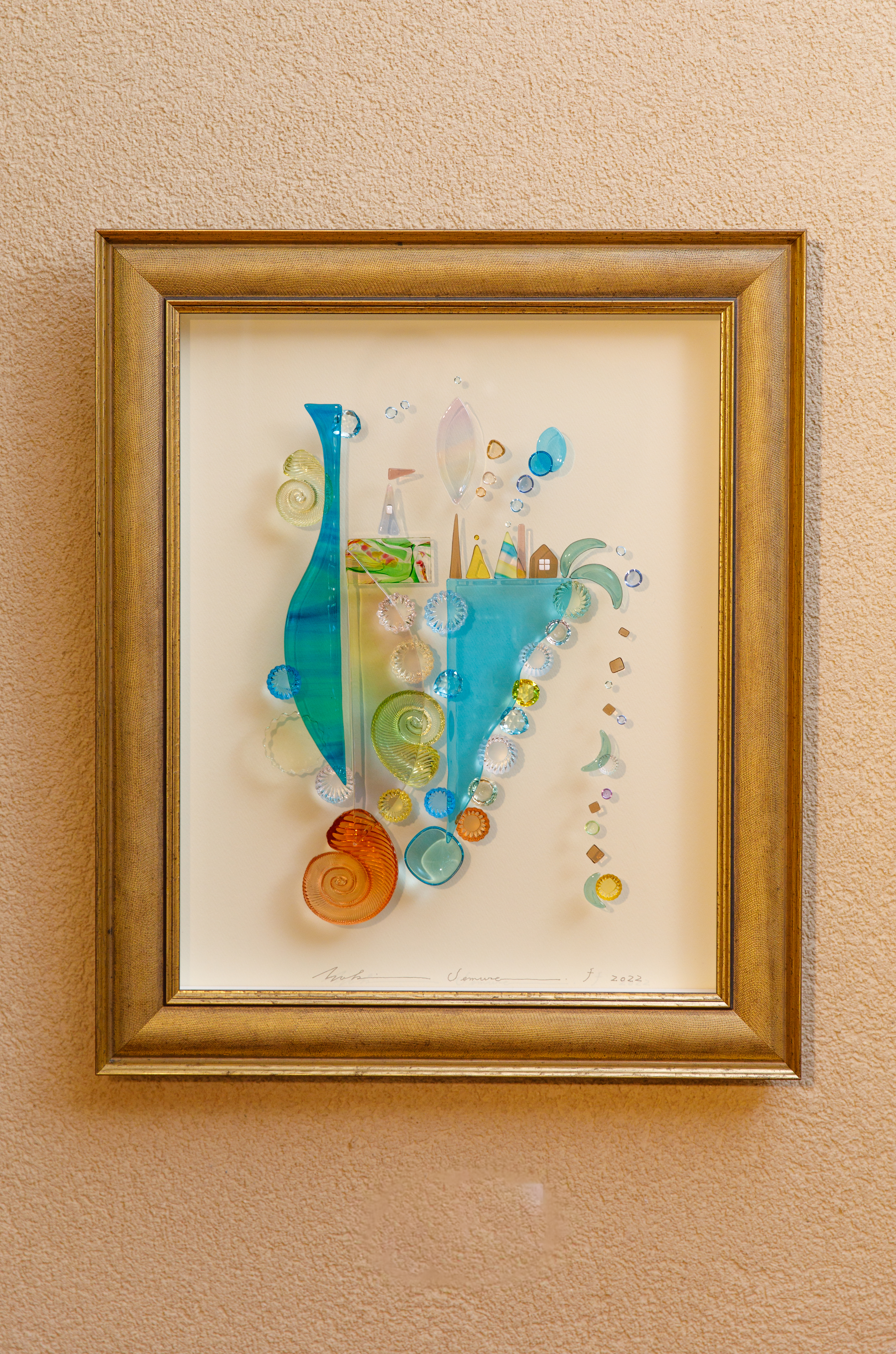 梅雨空を吹き飛ばす、ジュエリーのようなガラスアート「上村由希ガラス