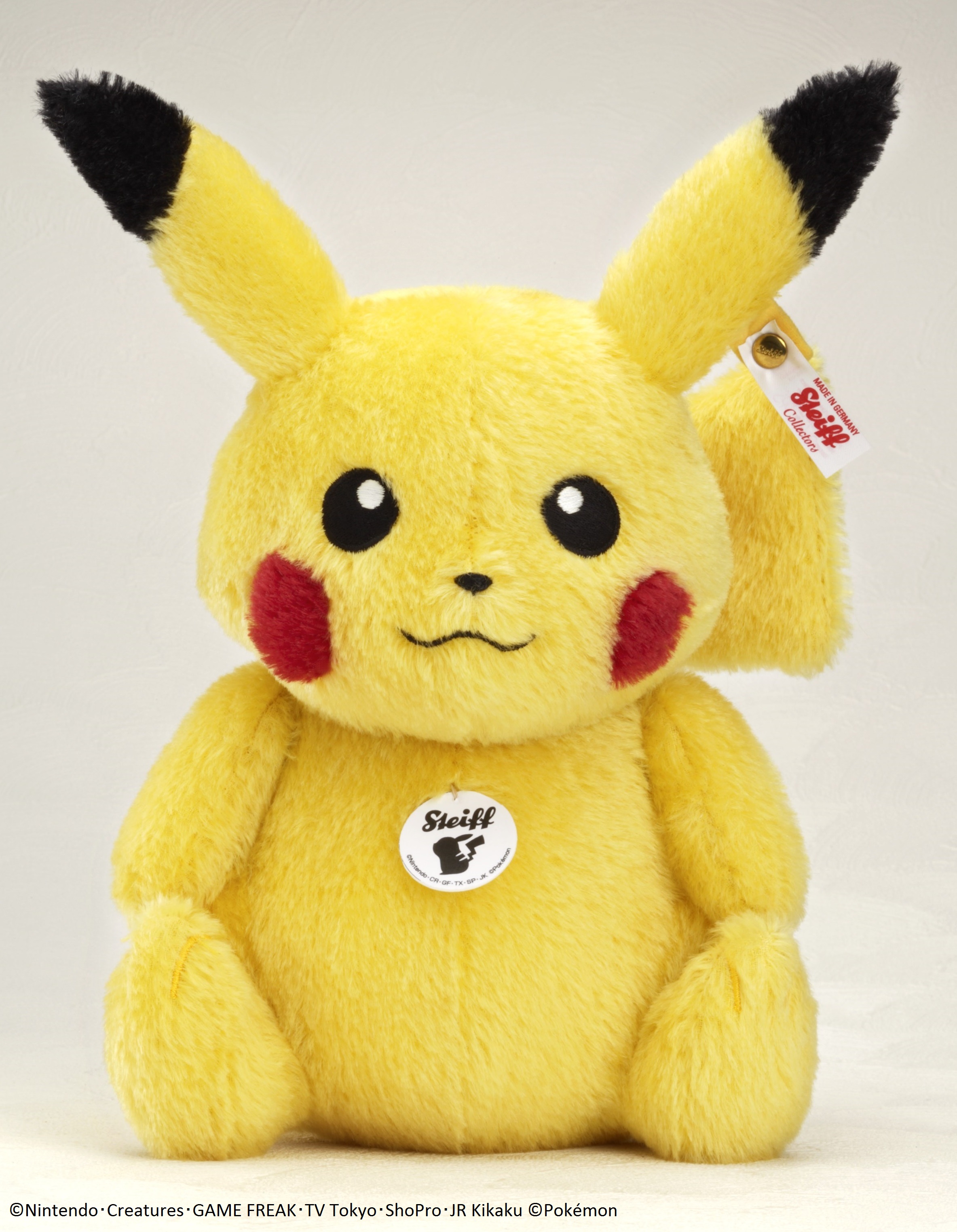 ピカチュウ」のシュタイフ製ぬいぐるみが登場！ 初回生産1,000体で12月