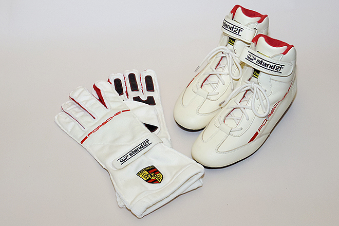 スタンド21 ポルシェモータースポーツのヴィンテージヘルメットなどが