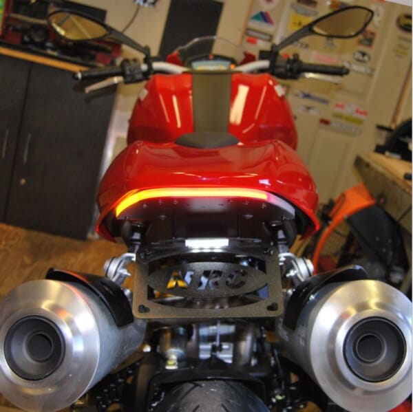 NRC製 モンスター 1100用ウインカー内蔵フェンダーレス｜AxxL