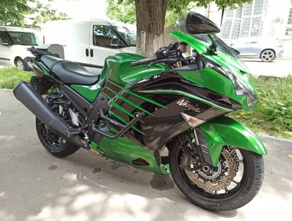 ZX-14R / ZZR1400 (12-) 車両をしっかり保護できるエンジンガード｜AxxL
