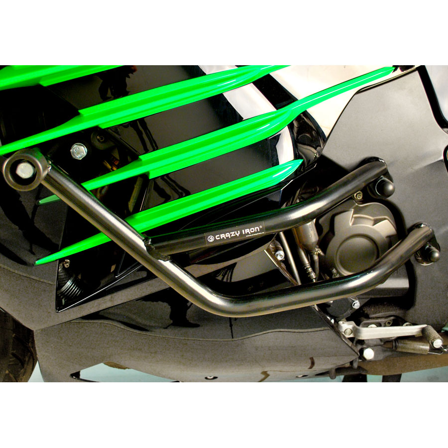 ZX-14R / ZZR1400 (12-) 車両をしっかり保護できるエンジンガード｜AxxL