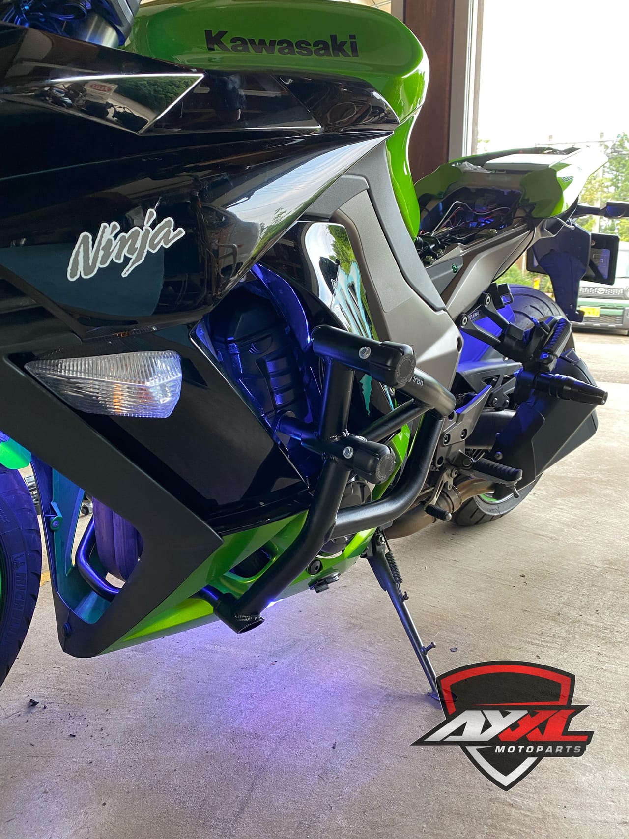 NINJA1000にCRAZY IRON スタントケージの取り付け | AxxL