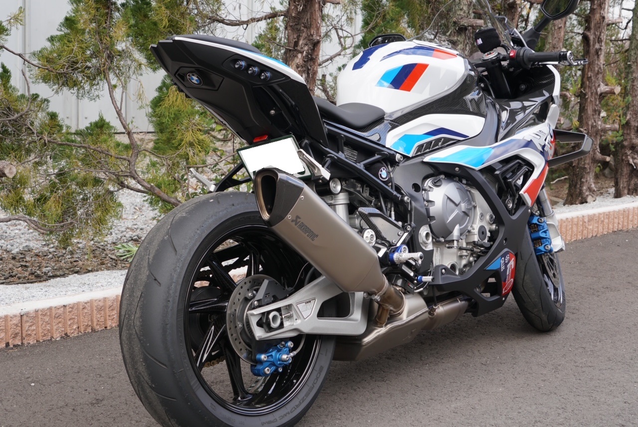 S1000RRへTST フェンダーレス/テールライトを施工頂きました| AxxL