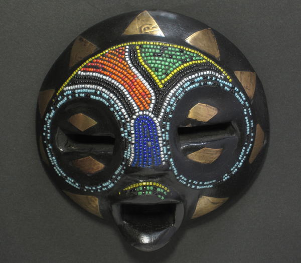 ビーズマスク（小）<アフリカの仮面：アフリカ雑貨アザライ