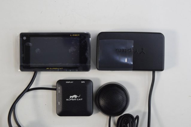 遂に出た！2.8インチ小型モニターのレーザー＆レーダー探知機