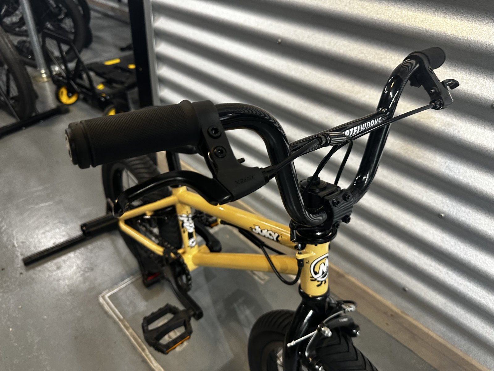 KIDS] Motelworks Juicy [14