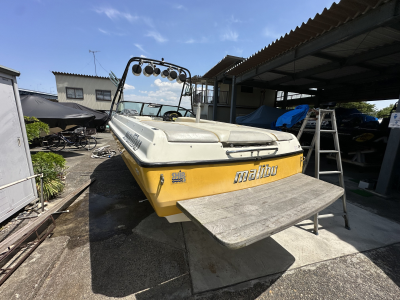 中古艇情報 マリブ ウェイクセッター Vドライブ琵琶湖艇イエローハル艇