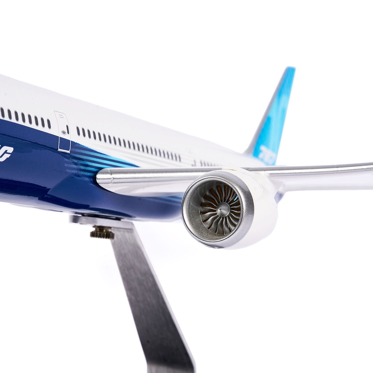 Boeing Unified 787-10 Dreamliner Plastic 1:144 Model – The Boeing