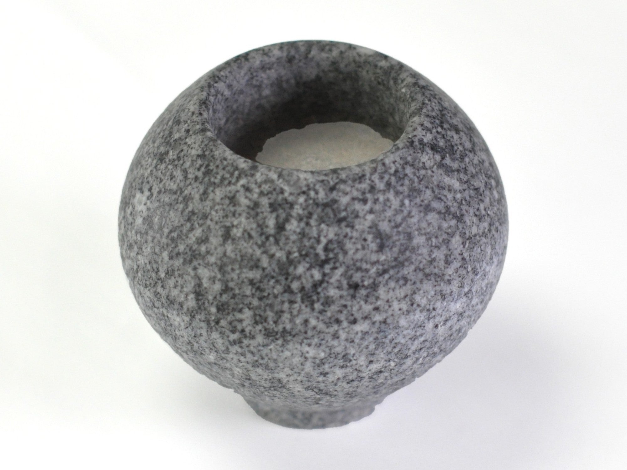 庵治石 たまご型 花器(高台有り)の販売｜盆栽妙 – 盆栽妙 本店