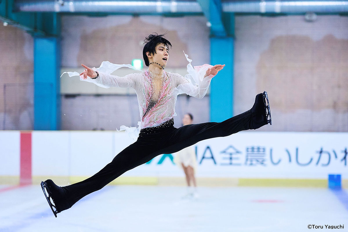 写真集「羽」】羽生結弦選手はただ一人リンクに残り、『ケセラセラ』を