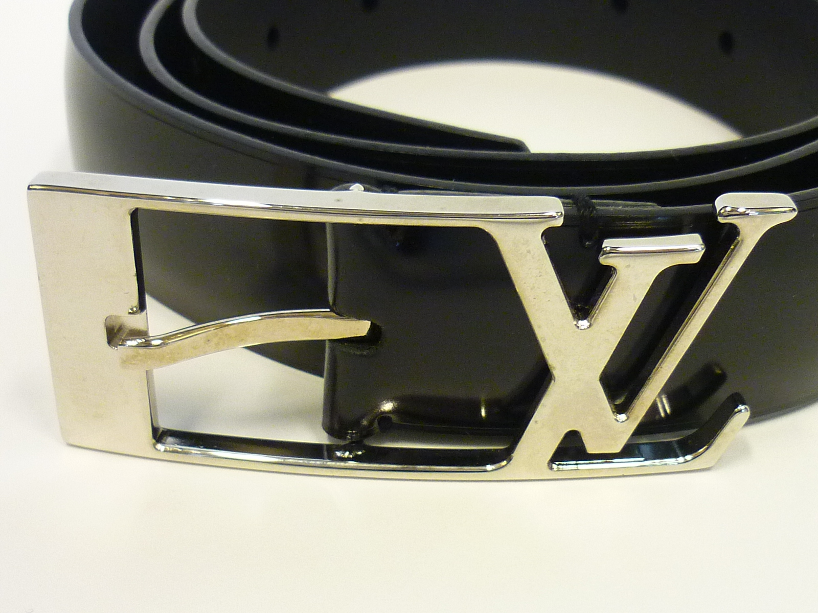 ルイヴィトンのレザーベルト、サンチュール・アナグラム 商品詳細