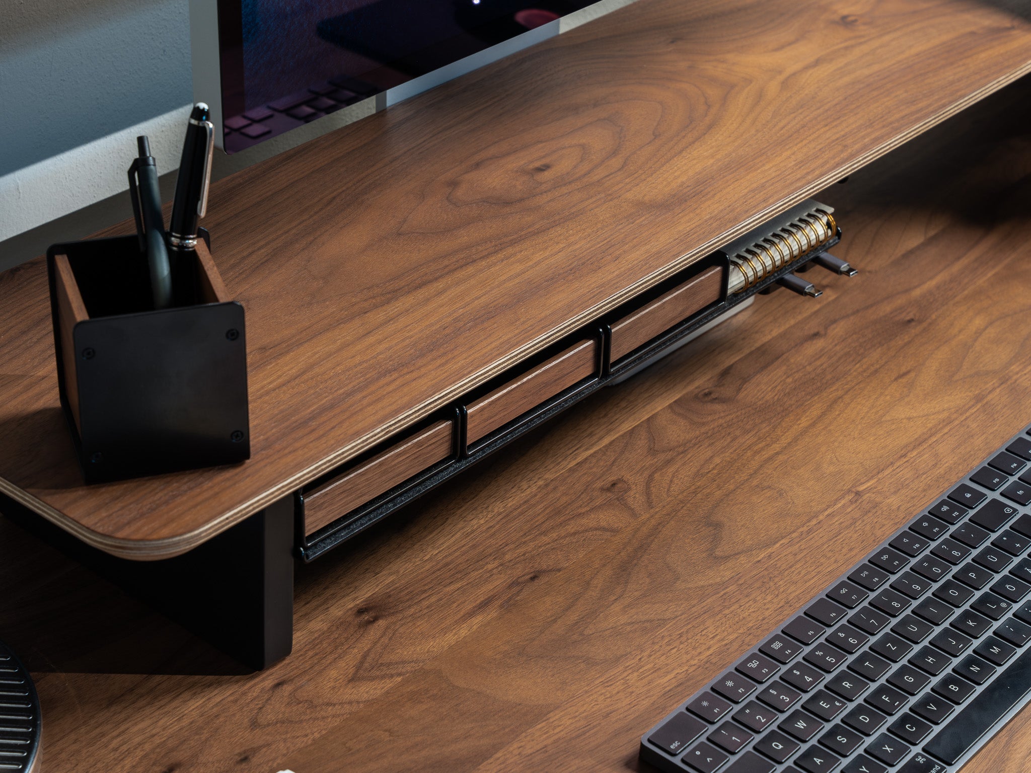 The Setup Cockpit Large & Laptop Riser Set - Walnut | BALOLO