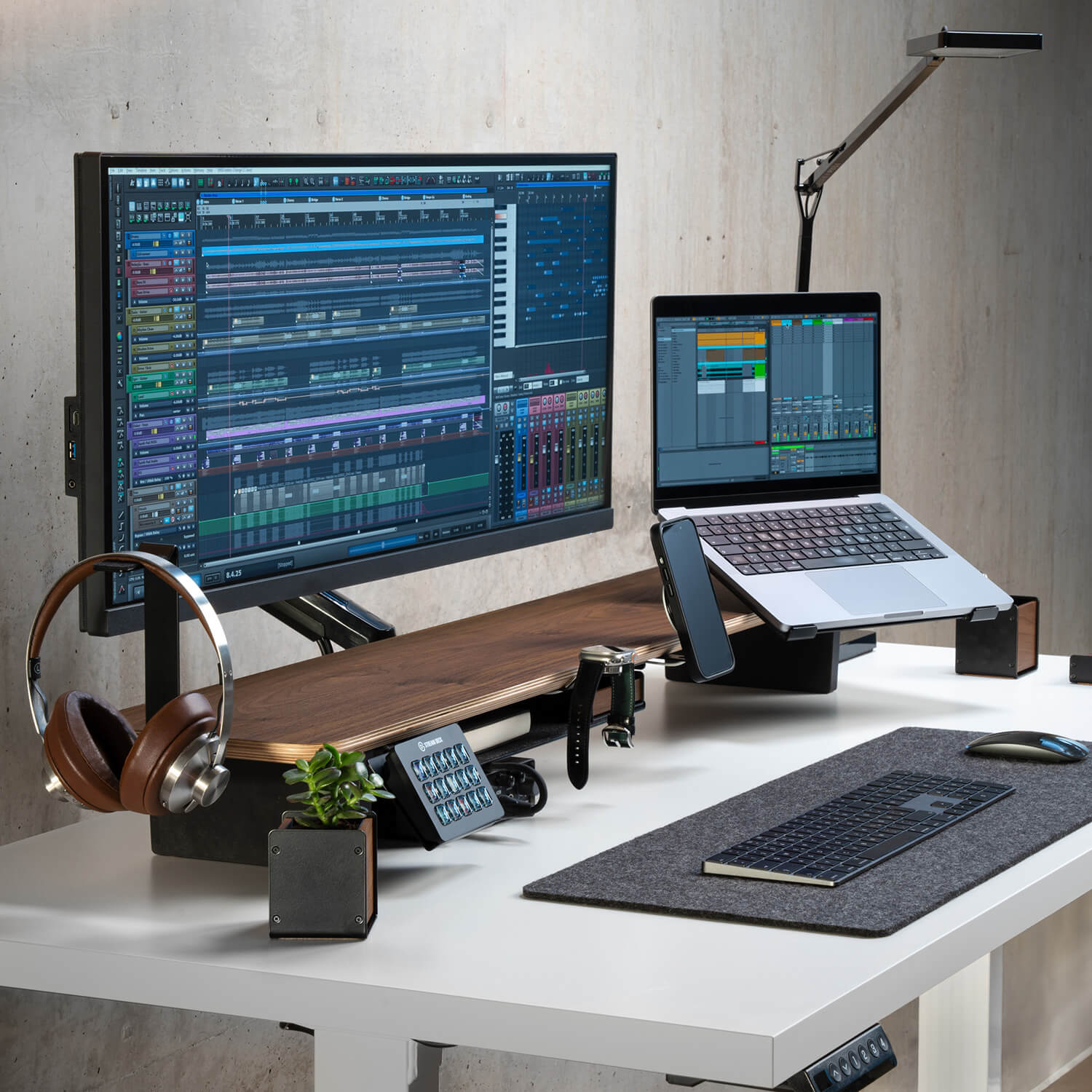 Laptop Riser – Functionality for your Desk Setup | BALOLO