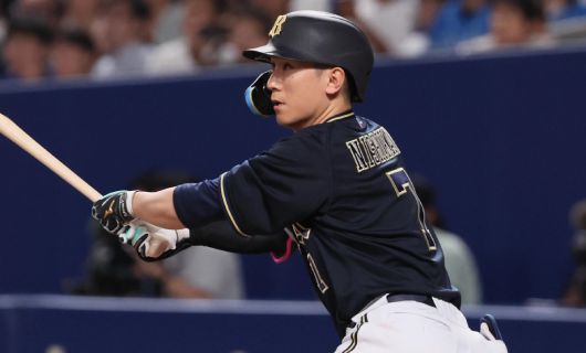 異次元のバットコントロール！オリックス・西川龍馬、”右手1本”で