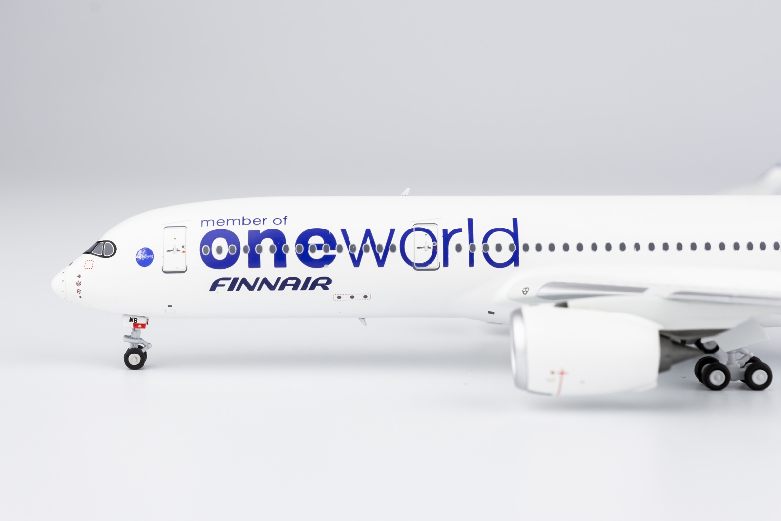 NG Models 1:400 Finnair OH-LWB Airbus A350-900 - Bedfordshire