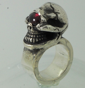 ストップライト|サイドスカルシルバーリング|ガーネット入りサイズ直し