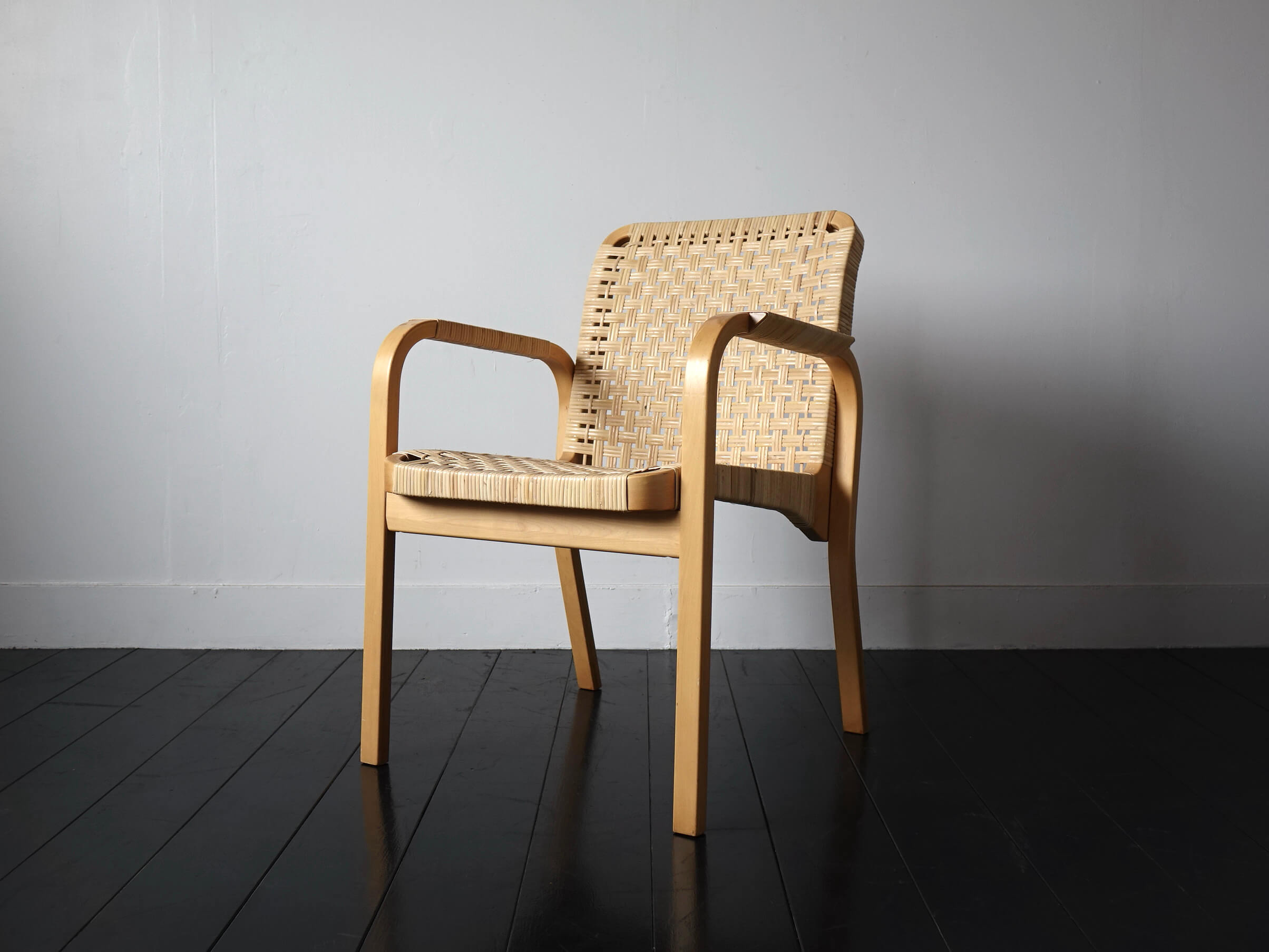 Bellbet | No.45 Armchair by Alvar Aalto for Artek