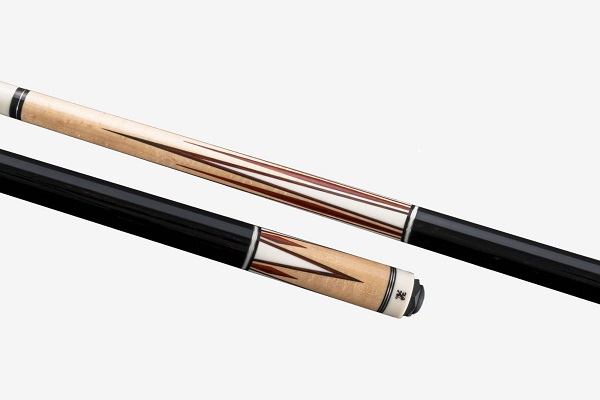 Adam | ビリヤード用品・キュー販売のベル インターナショナル