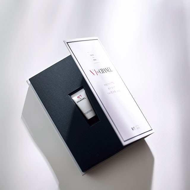 美的』だけの特製ボックスでお届け♪ 7月号の超豪華付録は「セラム N°1