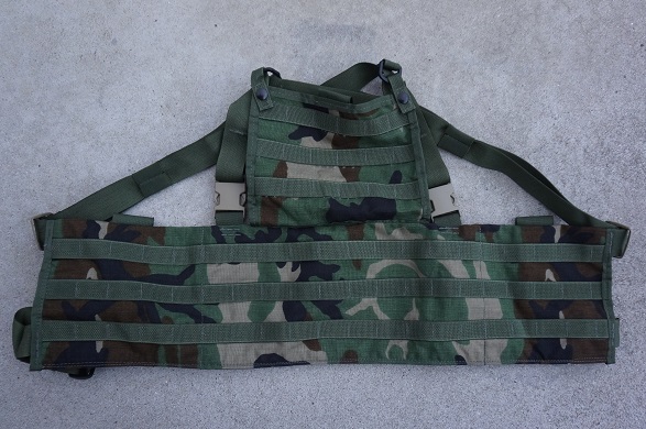 米軍放出SDS製RACKベスト ウッドランド迷彩 新品 - ミリタリー