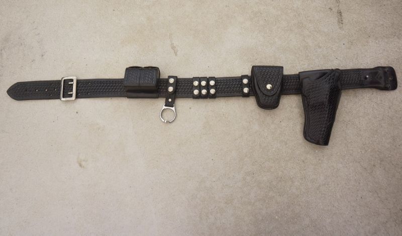 米法執行機関放出ポリスベルトセット（ビアンキ製4インチリボルバー用