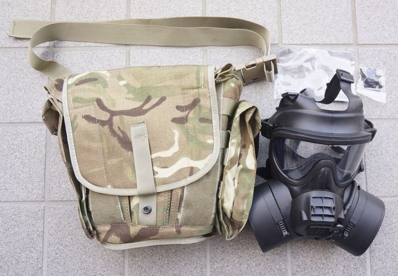 英軍GSRレスピレーター(ガスマスク)サイズ3(M寸)付属品多数有り