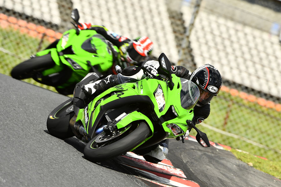 Historic Bikes／KAWASAKI Ninja ZX-10RR】カワサキに惚れた！ 最強