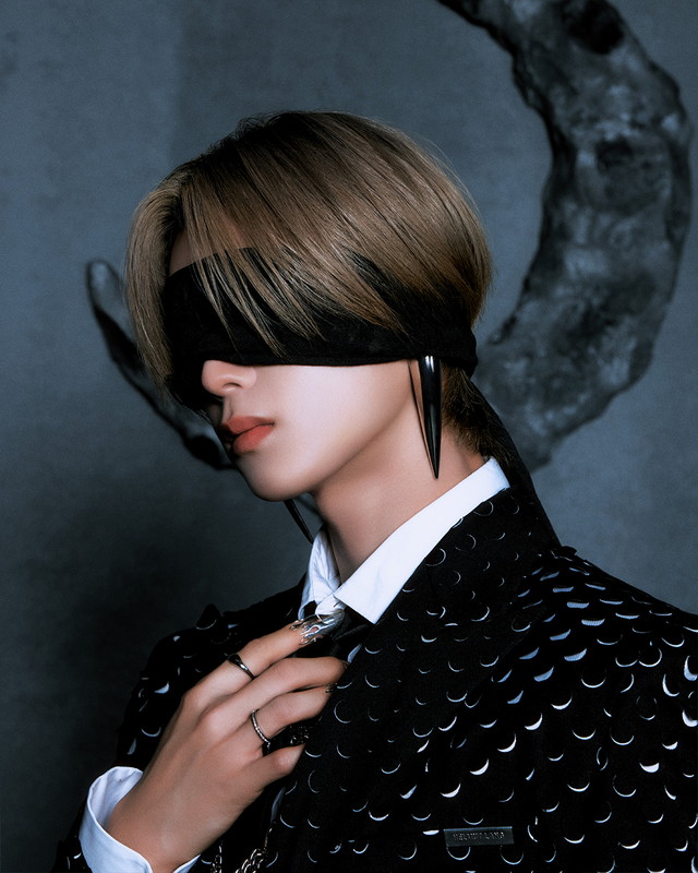 &TEAM、ニューシングル『Go in Blind (月狼)』アーティストフォト