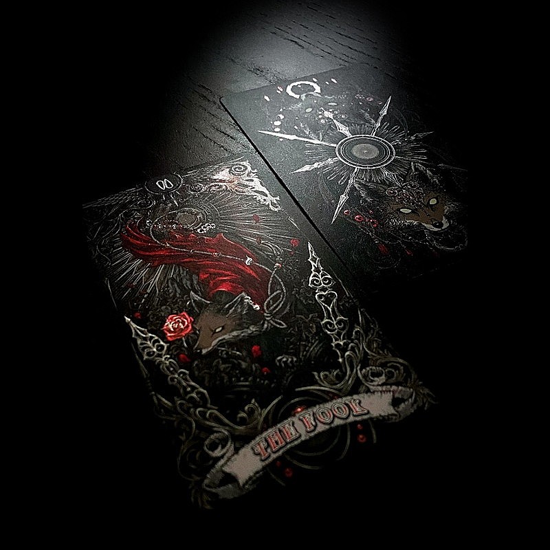 BABYMETALのタロットカード発売、アート作品としても飾れる仕上がり