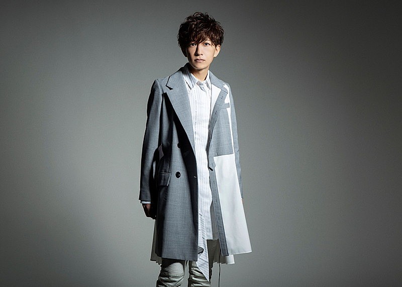 L'Arc～en～Ciel結成30周年を記念した特別仕様のシャンパン＆グラス